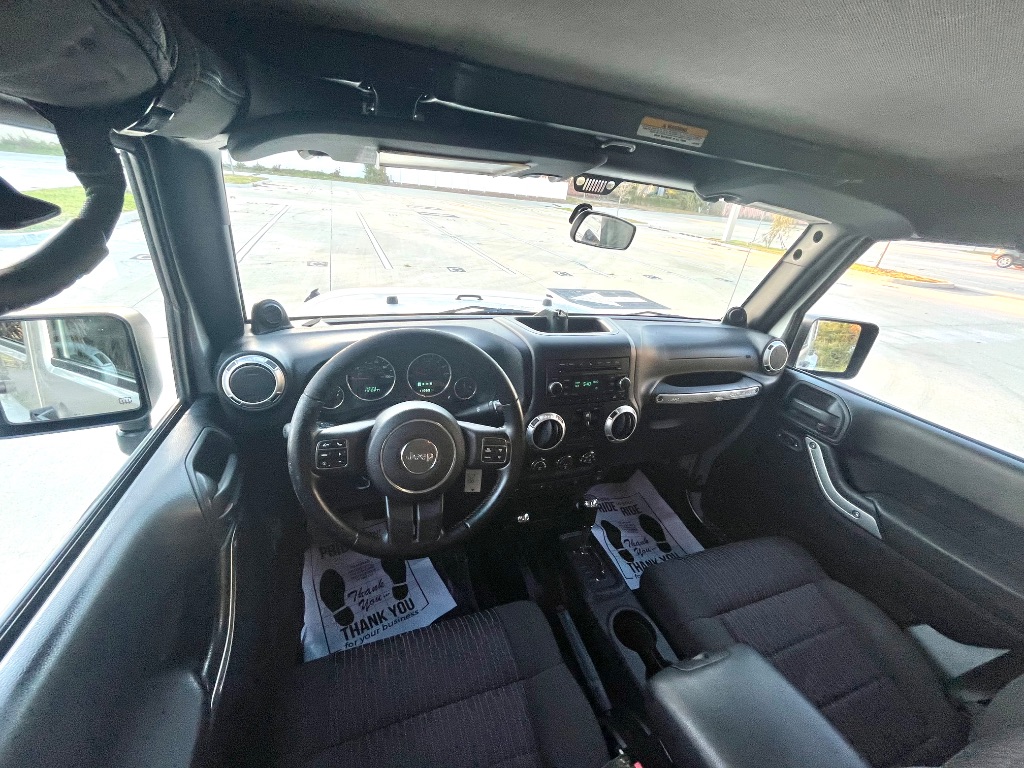 2012 Jeep Wrangler Unlimited Sahara - Photo 35