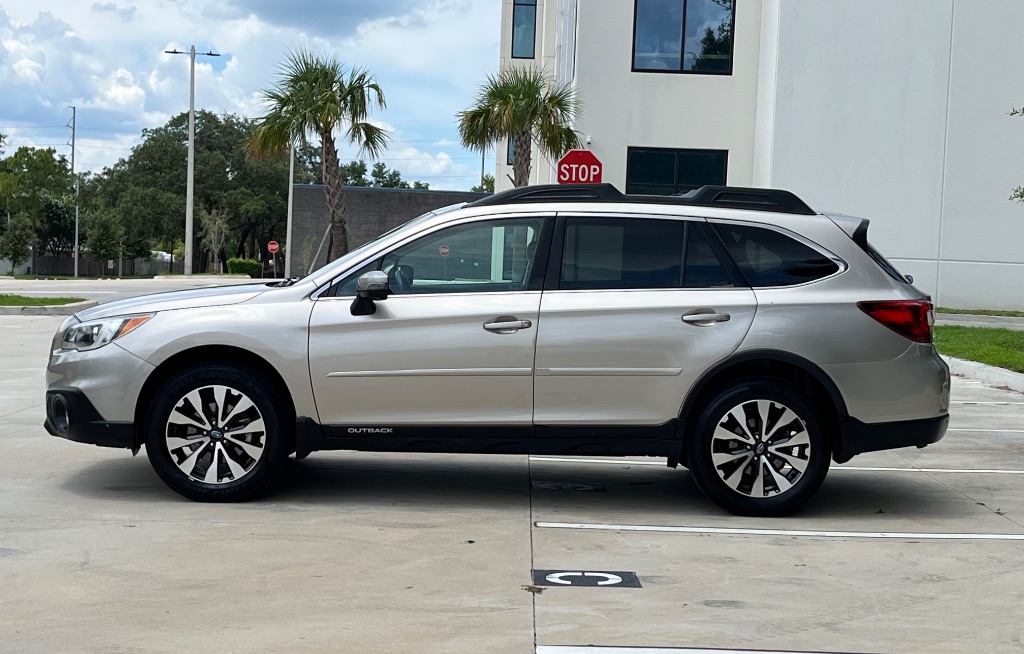 2017 Subaru Outback Limited - Photo 8