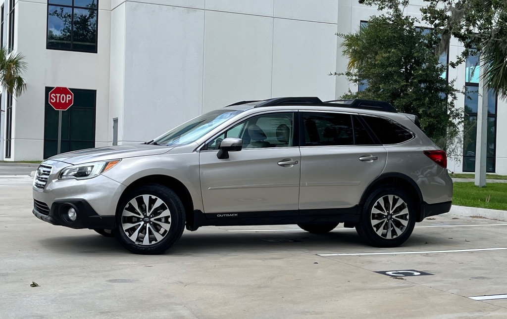 2017 Subaru Outback Limited - Photo 9