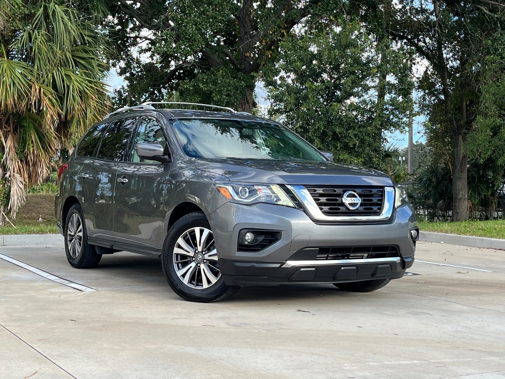 2017 Nissan Pathfinder SL