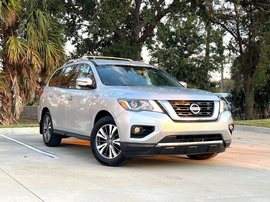 2017 Nissan Pathfinder SV