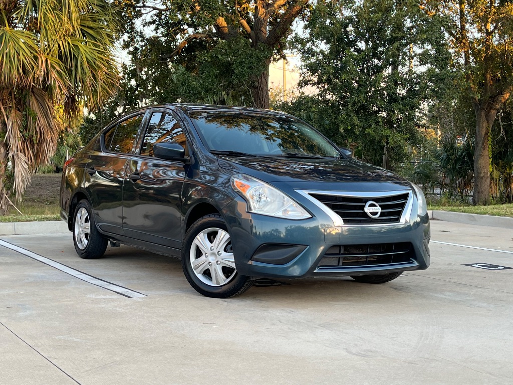 2017 Nissan Versa Sedan S Plus