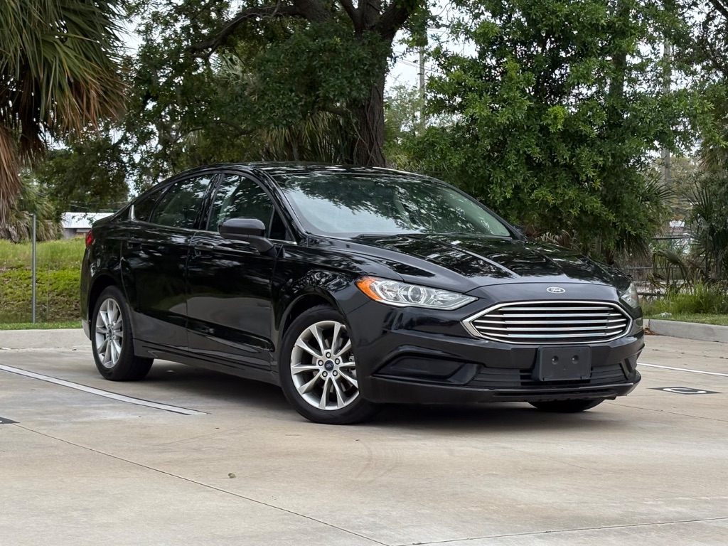 2017 Ford Fusion SE FWD's photo
