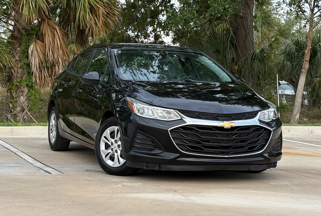 2019 Chevrolet Cruze LS Auto's photo