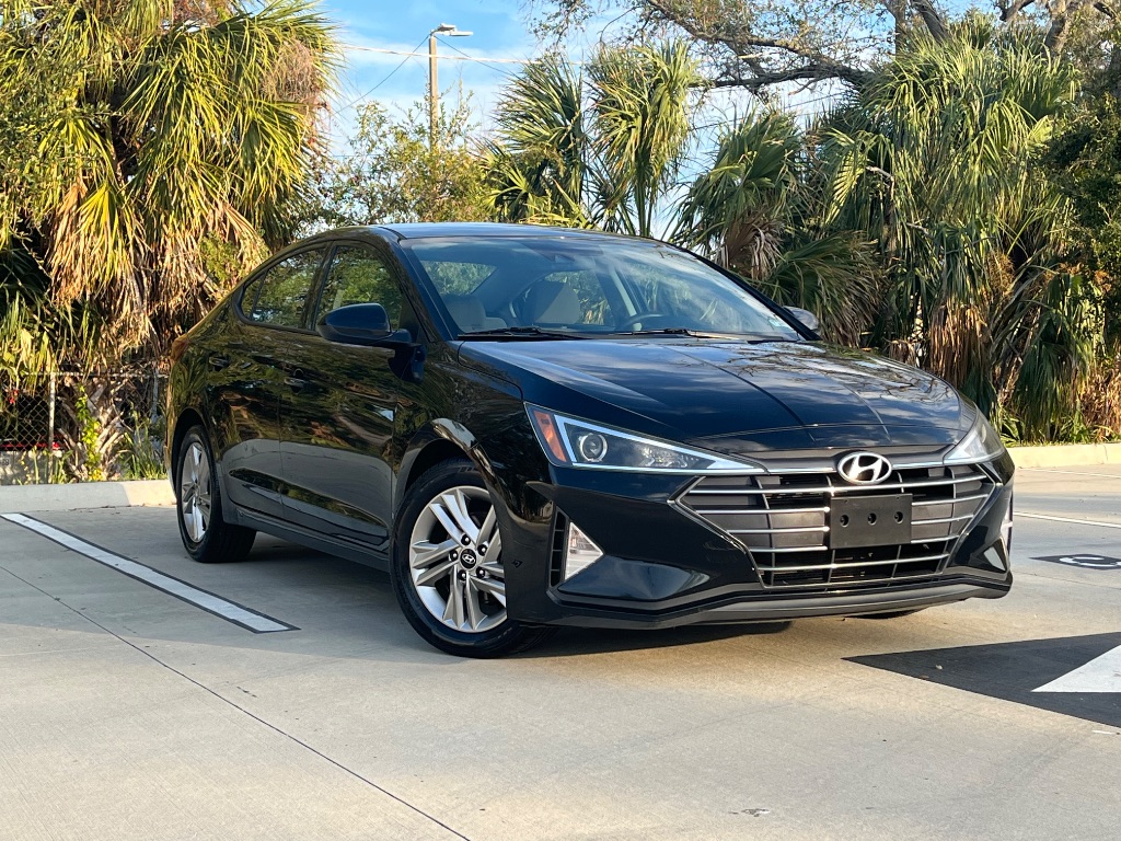 2020 Hyundai Elantra SEL's photo